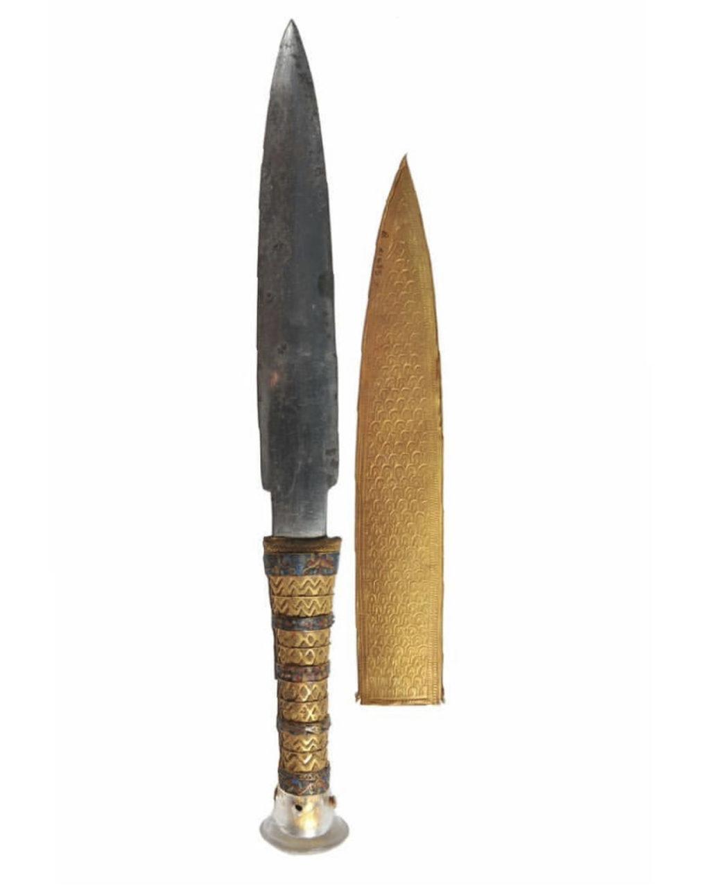 Pair of Ceremonial Daggers of King Tutankhamun | The African History